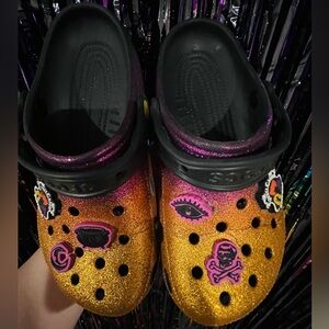 Women’s glitter size 7 Hocus Pocus crocs